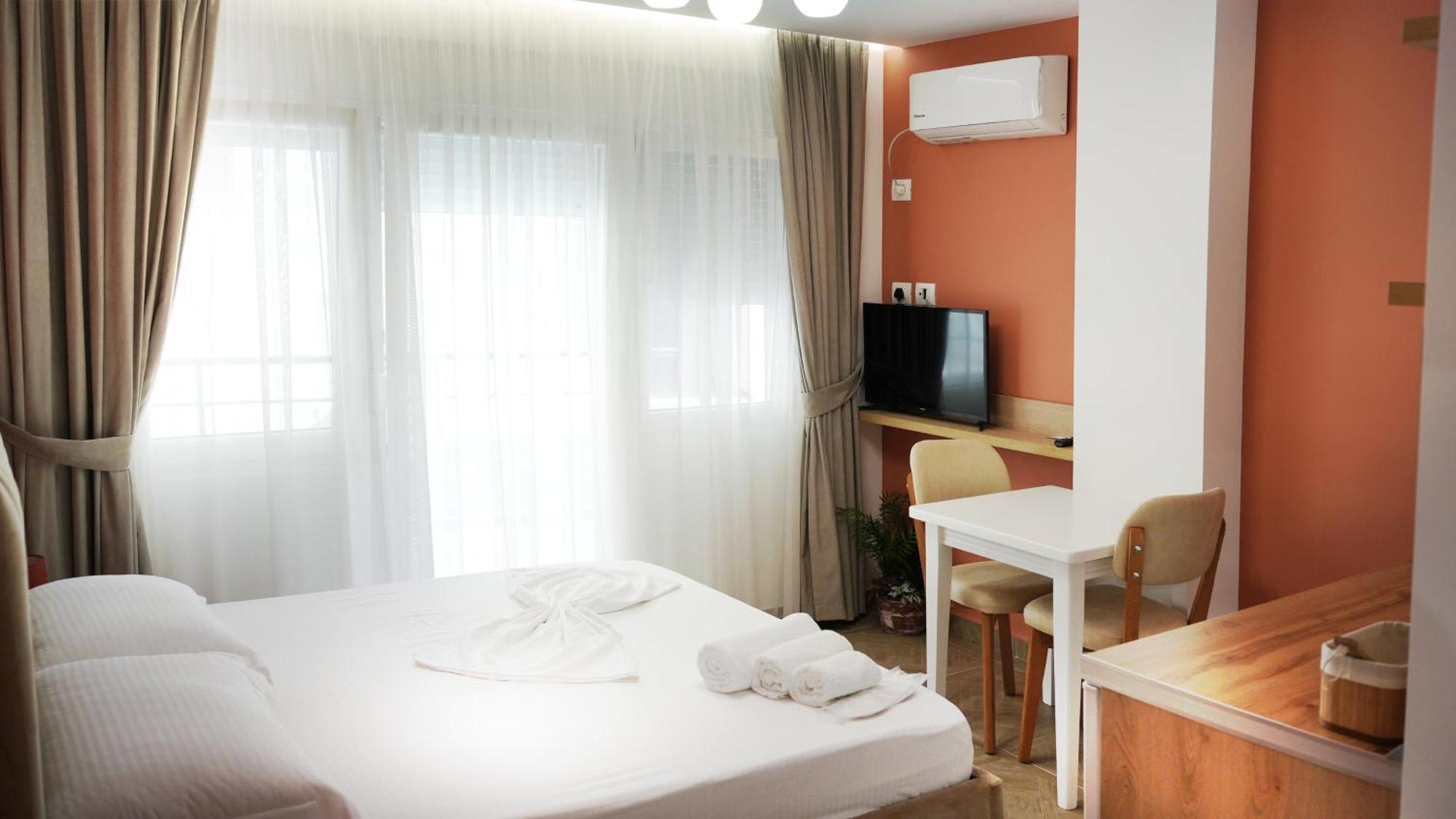 Hotel Luris Golem (Tirana) Exterior foto